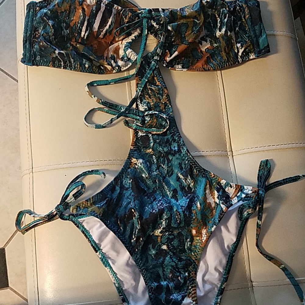 Strapless one piece Colombian bathing suit